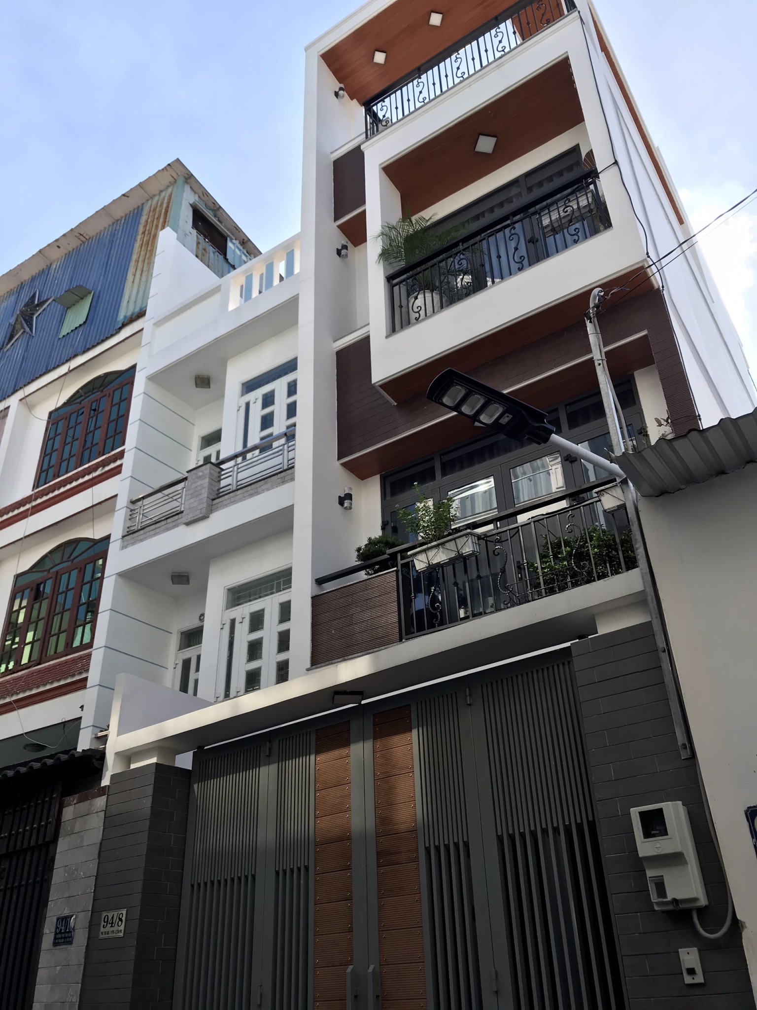 Duy nhất quận Tân Bình, mặt tiền kinh doanh đường lớn có vỉa hè, nhà 3 tầng sẵn giá chỉ 9.8 tỷ TL