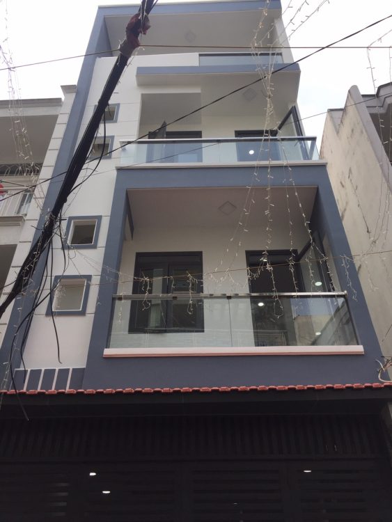 Bán nhà chuyển về nơi ở mới, nhà bán tại đường Phạm Văn Hai, Phường 3, Quận Tân Bình, diện tích 3,4x12m, nở hậu 5m. giá 6,3 tỷ.