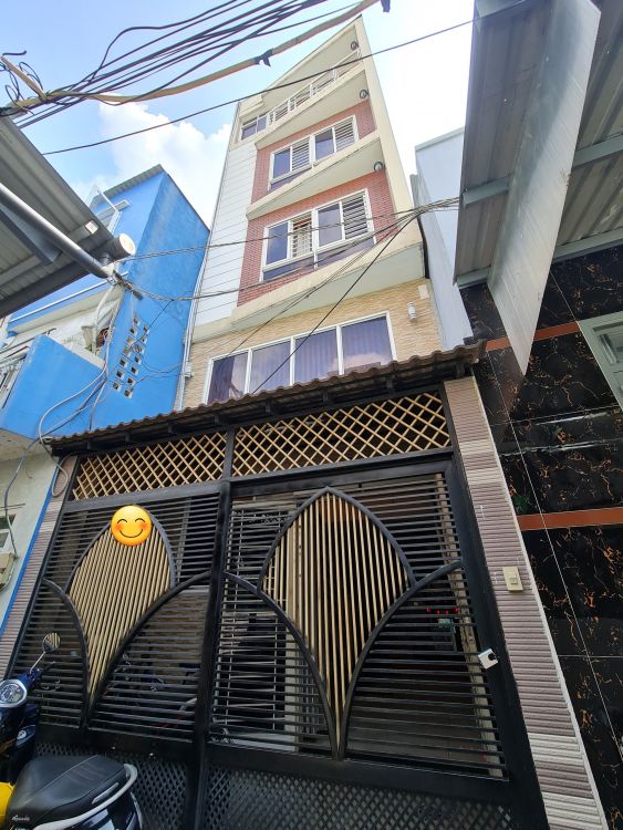 Nhà HXH Nguyễn Hồng Đào, DT 4.2×10 (Nở hậu 6m), 4 tầng đúc BTCT