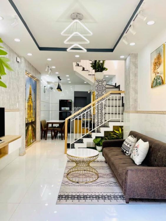 Bán Nhà còn mới 95% giá rẻ HXH Phan Văn Sửu,Trệt 2 lầu ST, DT 3.7x11m, giá 6 tỷ 4 TL