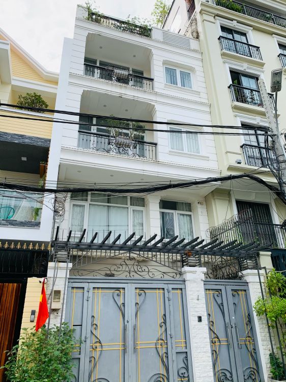 Siêu nhà phố DT 6x16m, 3 lầu ST thang máy, HXH 7m sang trọng Bàu Cát đường Nguyễn Hồng Đào, có lề