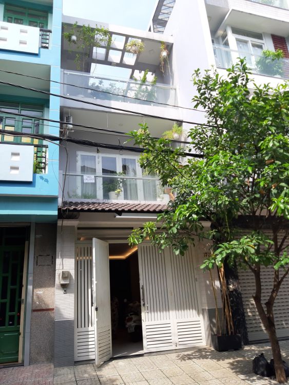 Bán nhà HXH đường Bàu Cát 1, gần Nguyễn Hồng Đào. DT: 5.4 x 21.5m giá chỉ 99 triệu/m2