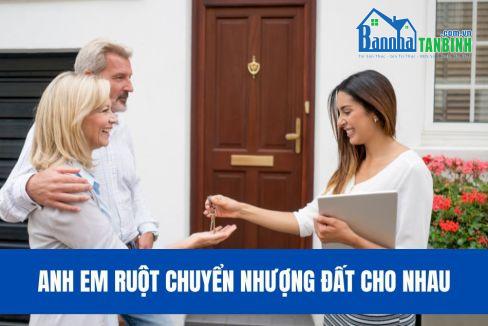 Anh-em-ruot-chuyen-nhuong-dat-cho-nhau-co-mat-thue-khong