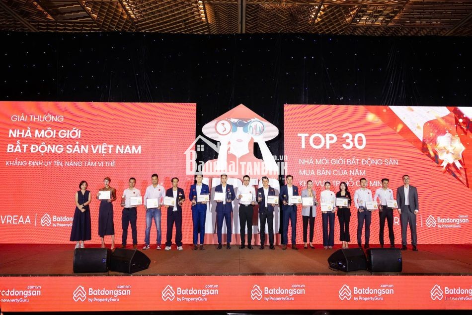 top-30-nha-moi-gioi-bat-dong-san-viet-nam-vreaa-2024