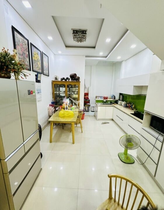 Hoàng Sa (4.5x21) 95m 10.6 tỷ. 4