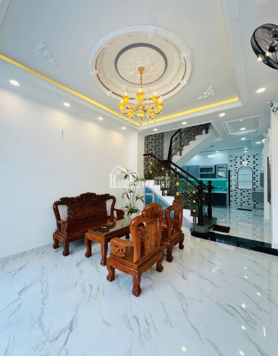 Nguyễn Thái Bình 4.2 x12 giá 13 tỷ.jpg8