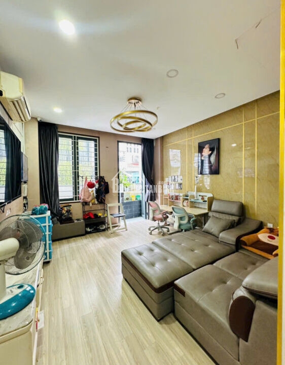 Ni sư Huỳnh Liên 4 x13 giá 8.9 tỷ.jpg1