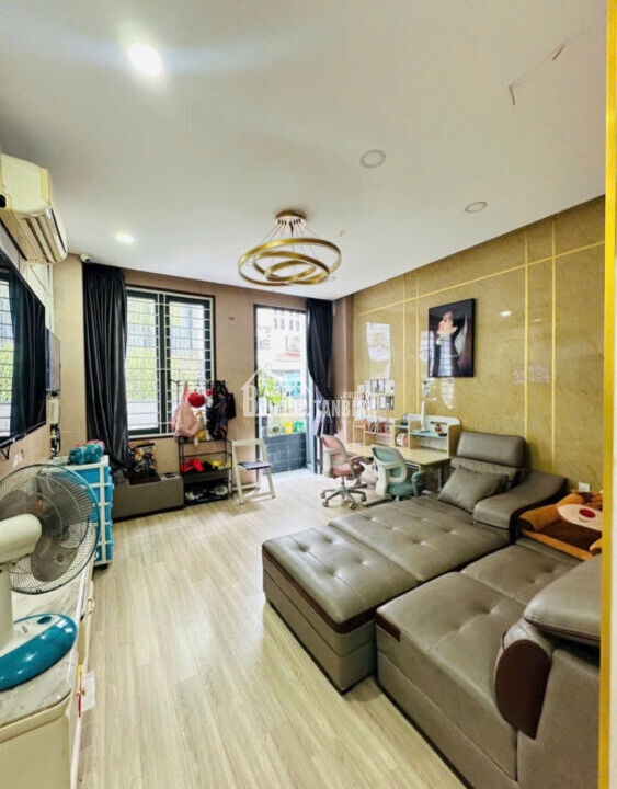 Ni Sư Huỳnh 4 x13 giá 9 tỷ 3