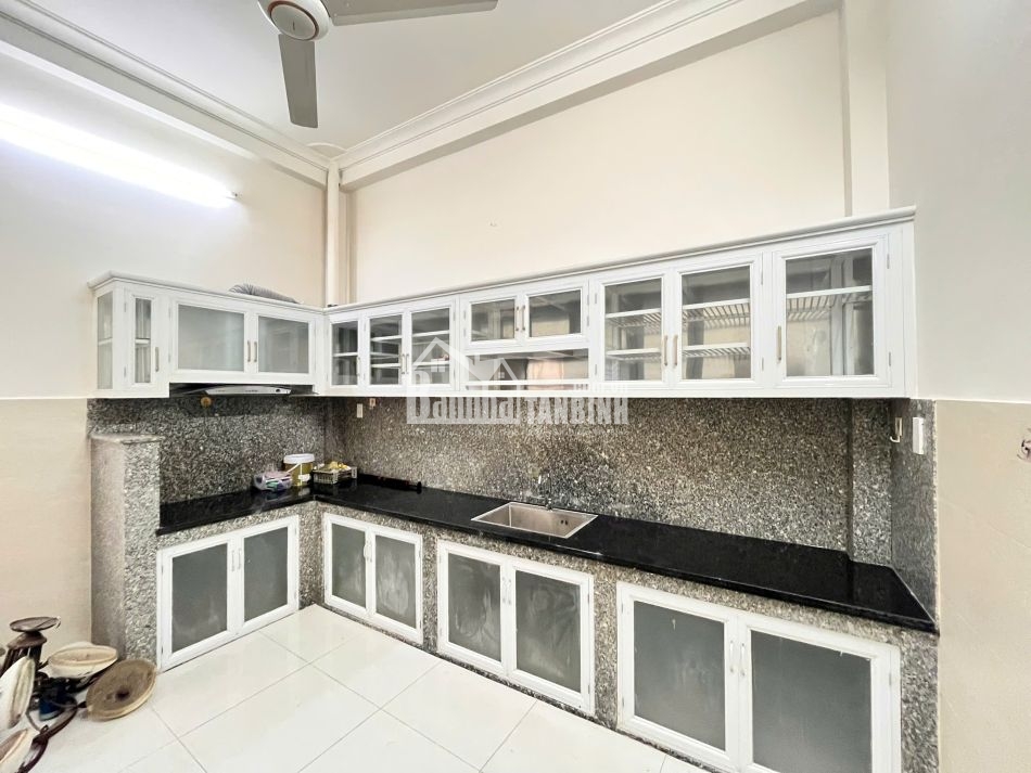 z7000722828836_aaf7a5fd3d04f38a3758c48e7af29b32