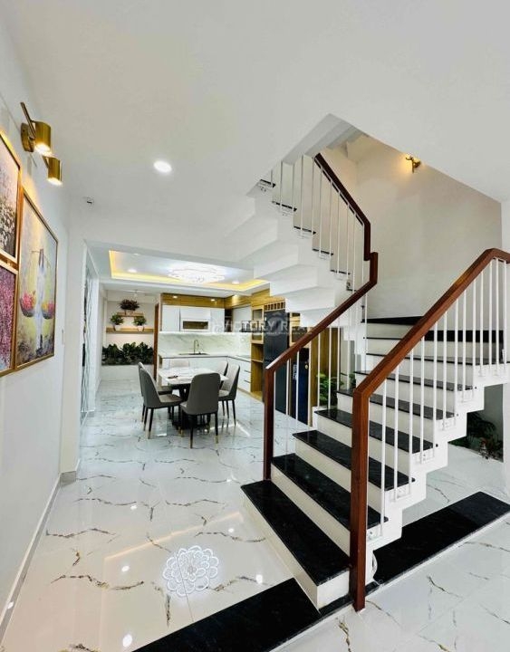 CMT8 , 4 x15.2 giá 14.5 tỷ.jpg9