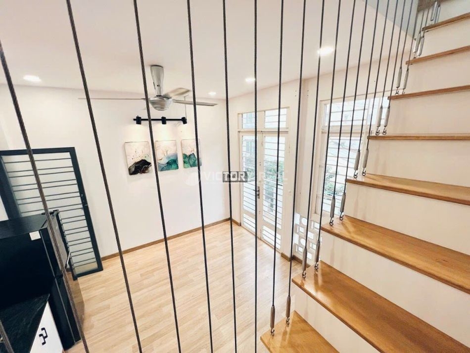 Cộng Hòa(4.5 x12m) 52m giá 8.9 tỷ.4