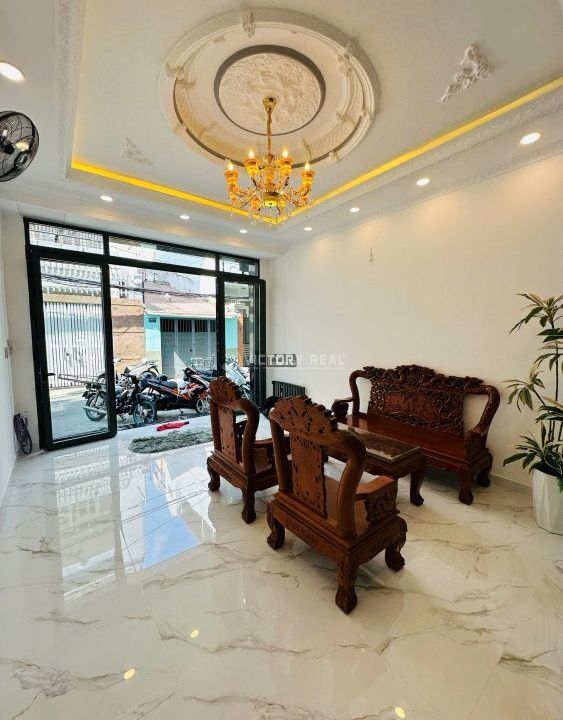 Nguyễn Thái Bình 4.2 x12 giá 13 tỷ.jpg7