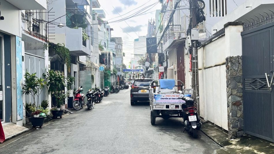 gen-h-z7183395112145_f5d90ac02461fbe64792f79bfda21c30