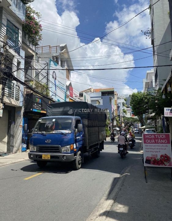 gen-h-z7195259595314_d7eaff868e28c3b51261fe62fc92c87a