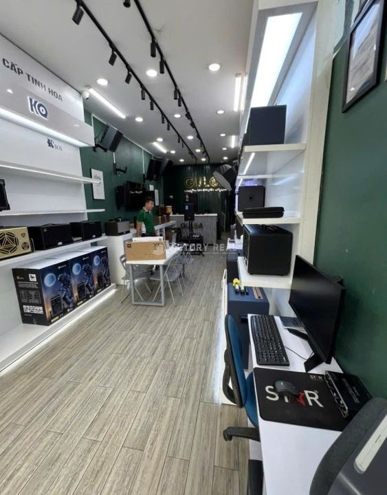 gen-h-z7195261045555_f4f3e858bb90448f1e7df565519c0d48