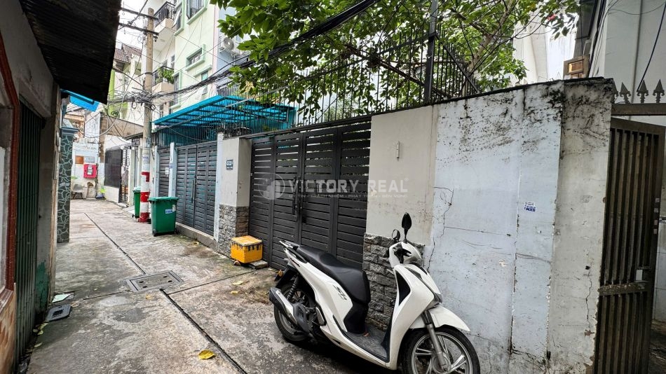 gen-h-z7201433477100_7d56f7d7c6eb99490a0e3bf9eda217f4