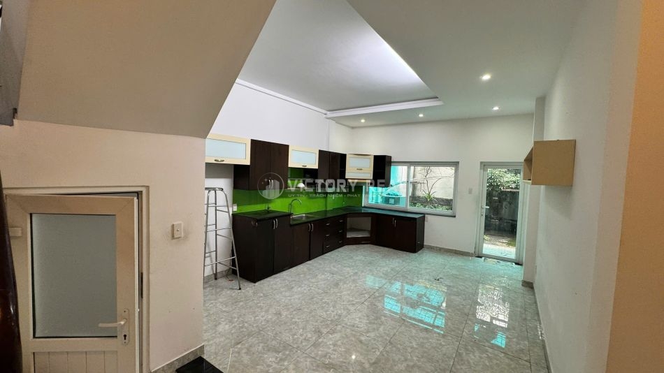 gen-h-z7201433504734_da78af99e6ae15fc24d620bee49d1cd0