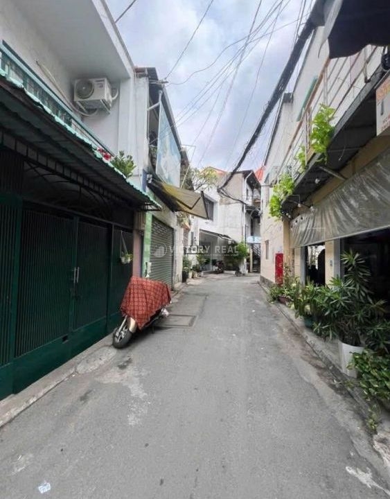 gen-n-z7184319370642_efa691e8b5de77675f0050d48f101e36