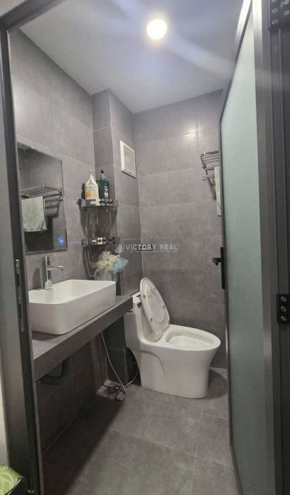 gen-n-z7184342966192_daa0de3a9f816f87ba7cc4c542ad8cee