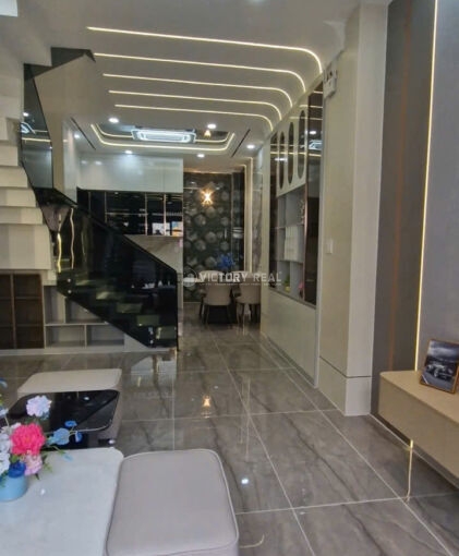 Bán nhà hẻm xe hơi 5m Hoàng Bật Đạt, DT: 4.1x11m (CN 44m²), 4 Tầng, P.15, Tân Bình. Giá 7.9 tỷ TL